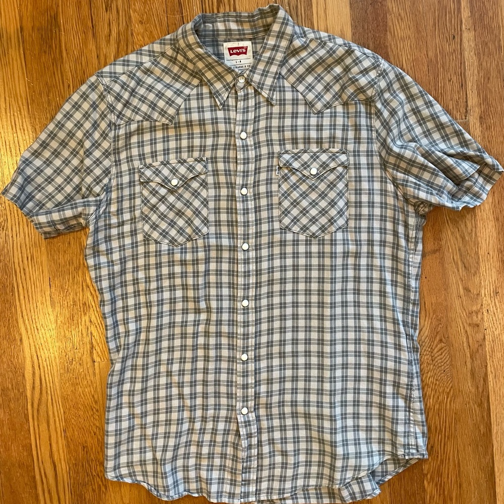 Levi’s shirt
